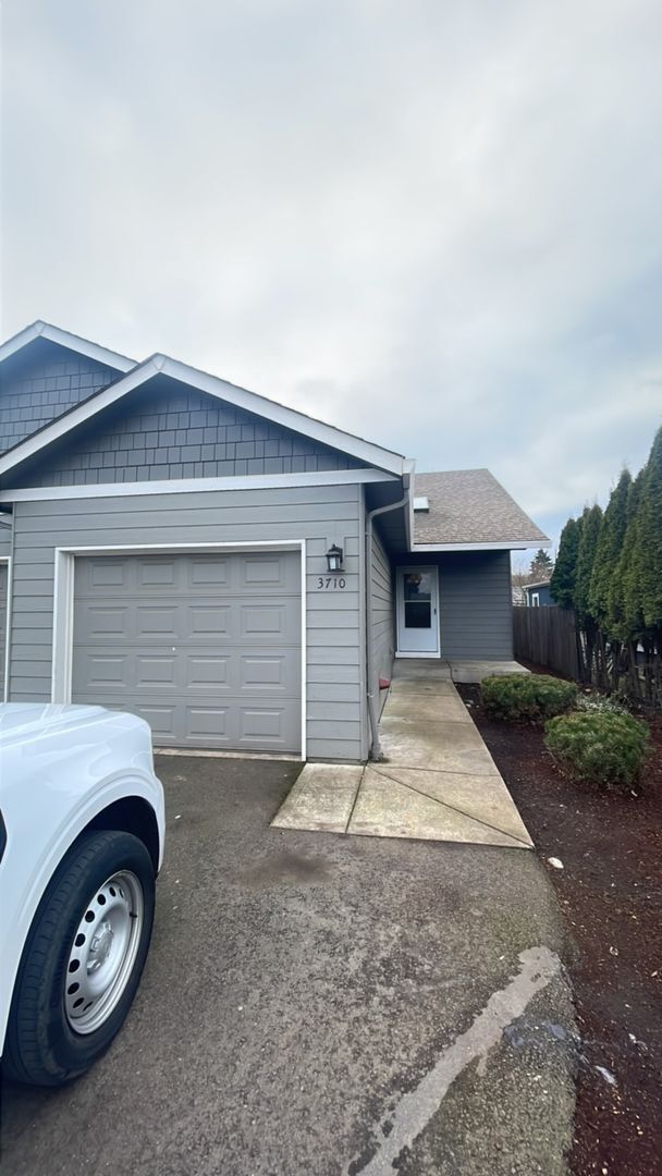 Building Photo - 3710-3712 Osborn Ave NE Salem, OR 97301