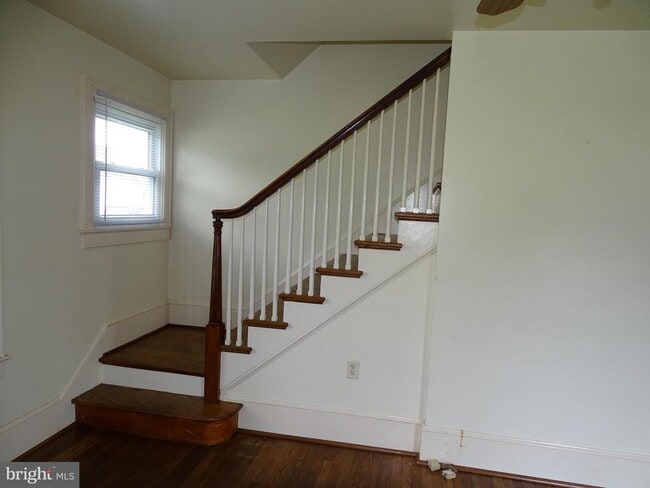 Foto del edificio - 7512 Friendship Village Rd