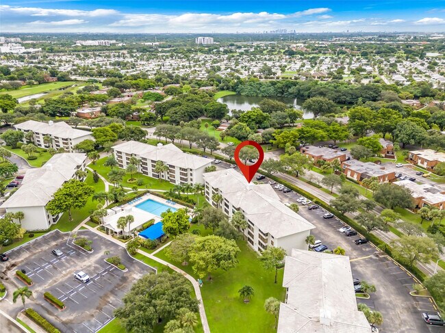 Foto del edificio - 1719 Whitehall Dr