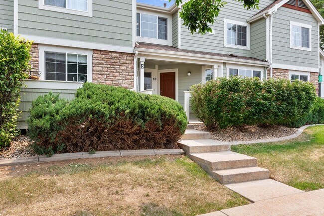 Foto del edificio - Spacious 2 bedroom 3 bath Townhome - South Fort Collins