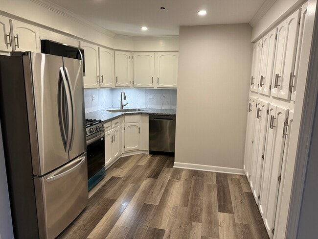 Foto del edificio - 249 N Gregory St