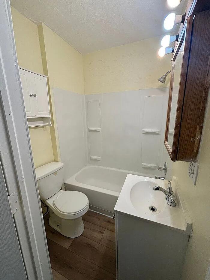 7311 Guthrie Ave Cleveland, OH 44102 – photo 4