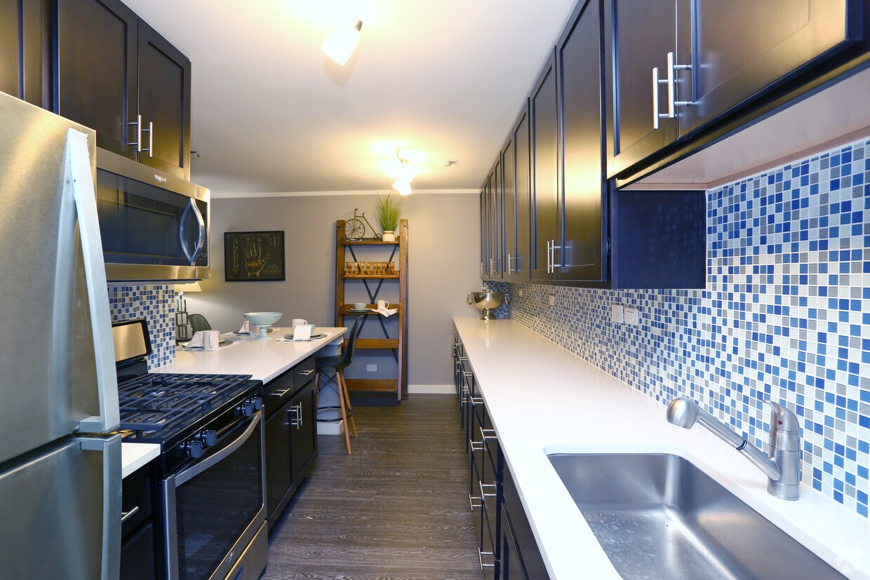 Renaissance at Carol Stream Apartments in Carol Stream, IL