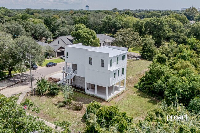 Building Photo - 508 Sibert Ave