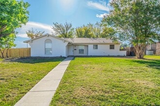 Building Photo - 802 Birchwood Dr