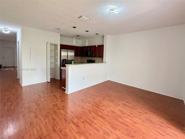 Foto del edificio - 2311 SE 24th Ct
