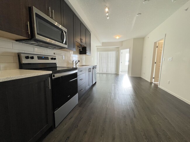 Building Photo - 151 Legacy Main St SE