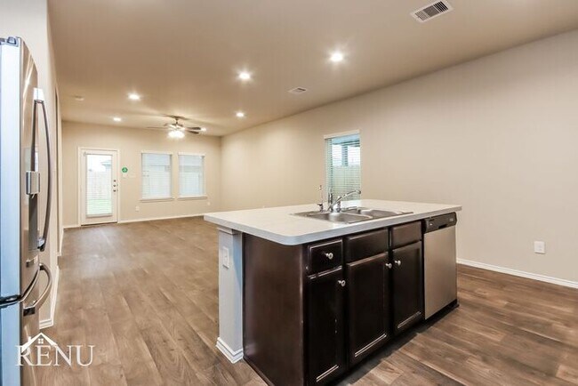 Foto del edificio - 2407 Heeney Pk Ln