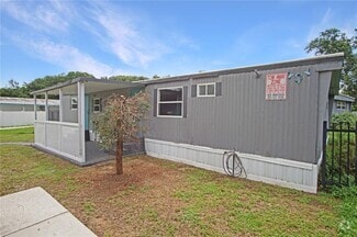 Building Photo - 26 Forest Dr