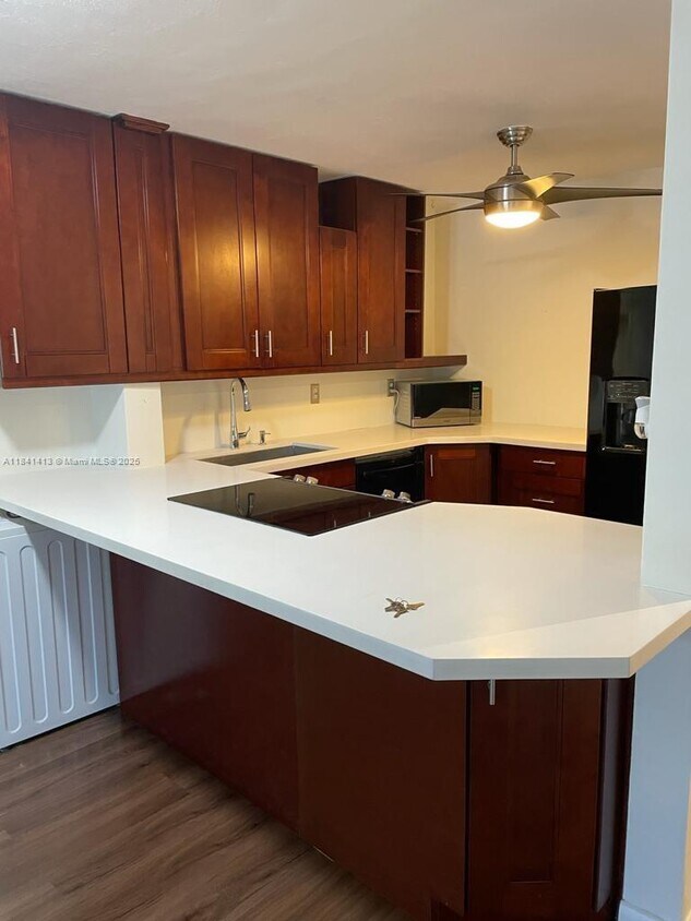 Foto principal - 15969 NW 64th Ave