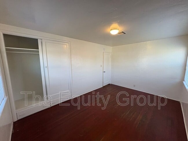 Building Photo - 500 N Hall St