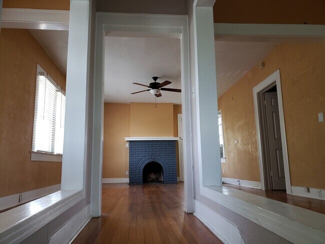 Building Photo - 4039 Roswell St