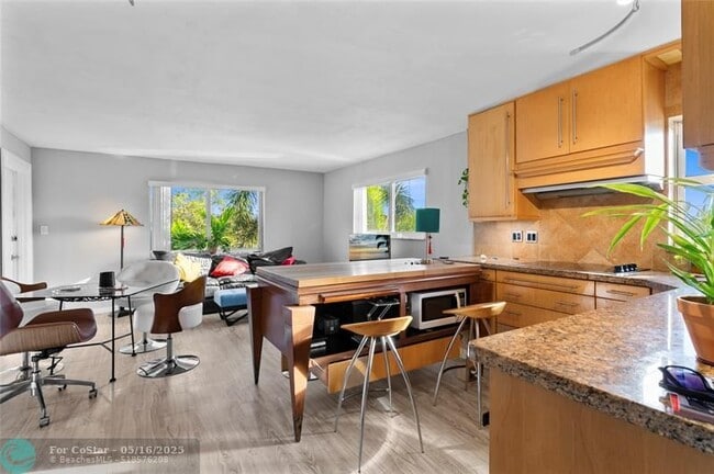Foto del edificio - 1220 NE 3rd St
