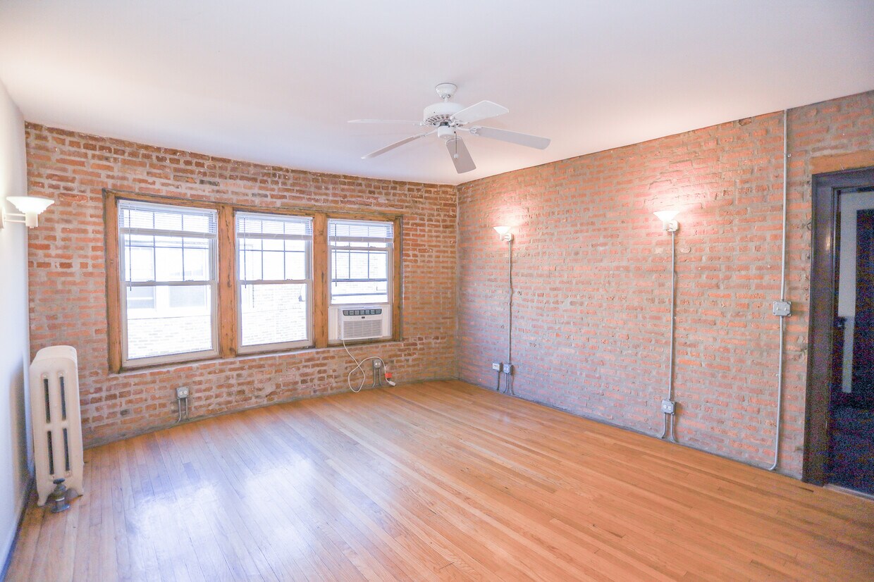 Primary Photo - 1234 W Winona St