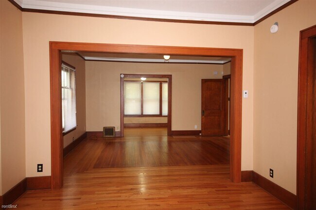 Building Photo - 4 br, 2 bath House - 802 Davis St Availabl...