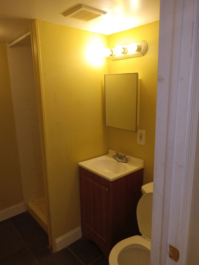 Foto del edificio - 3 bedroom 2 bathroom