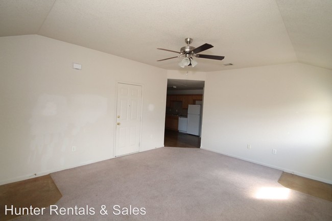 Building Photo - 4106 Primrose Dr
