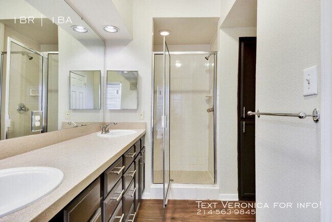 Building Photo - Apartments near Capital of Texas Highway