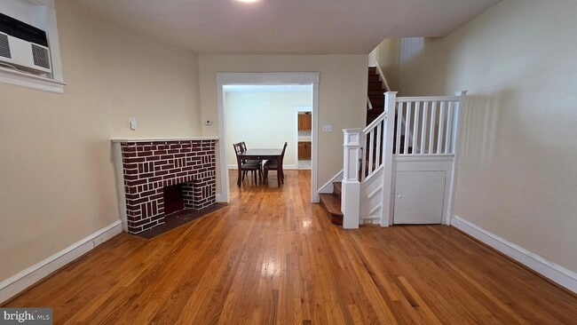 Foto del edificio - 5725 N Lawrence St
