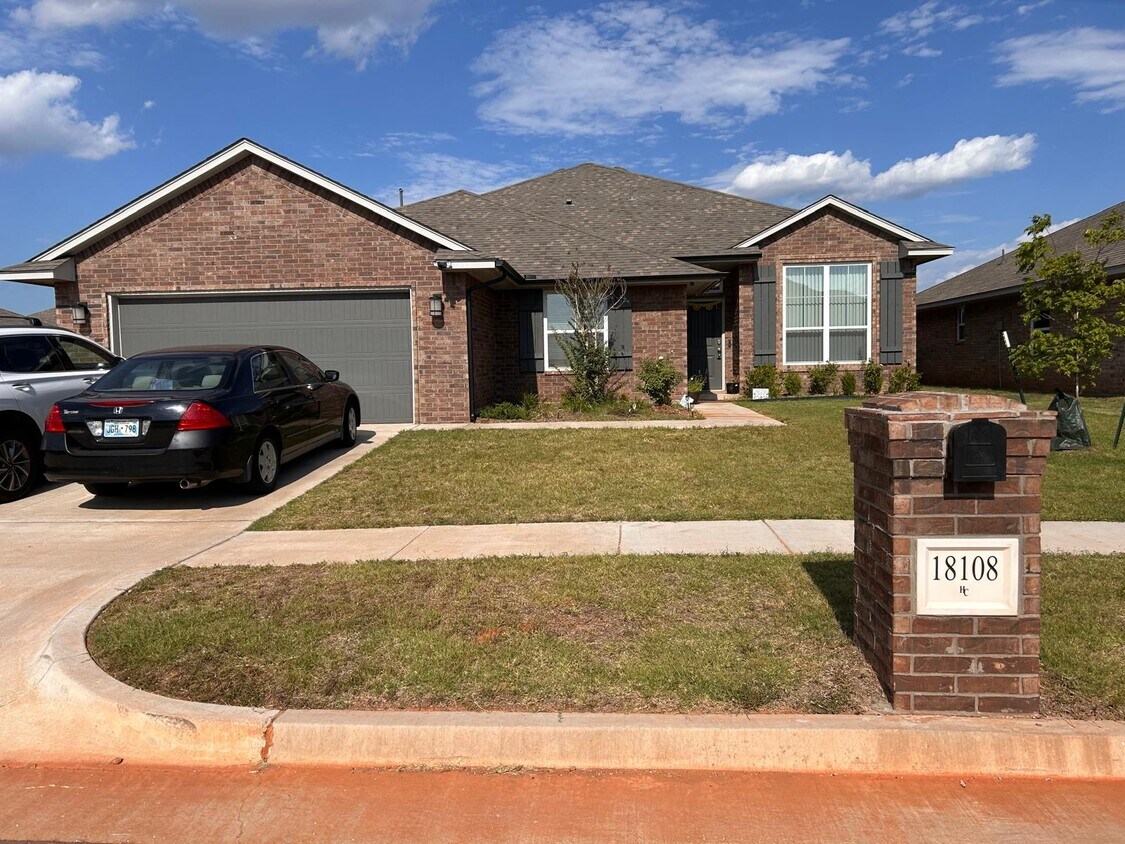 Foto principal - 18108 Sunny Stone Ct
