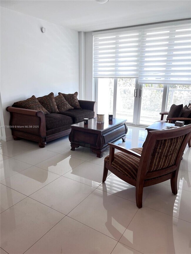Foto del edificio - 7825 NW 107th Ave