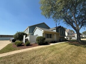 Building Photo - 65 Spuhler Dr