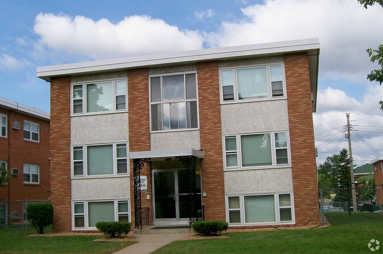 Foto del edificio - 5746 Sander Dr