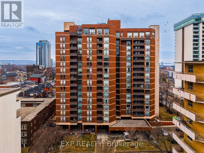 Building Photo - 222 Jackson St W