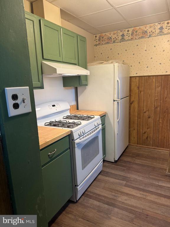 Foto del edificio - 30 12th Ave