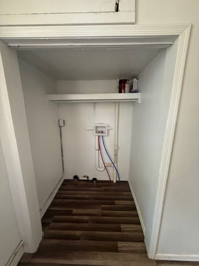 Building Photo - Close to Downtown Beautiful 2 bed 1 bath