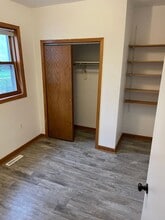 Building Photo - 309 8th St