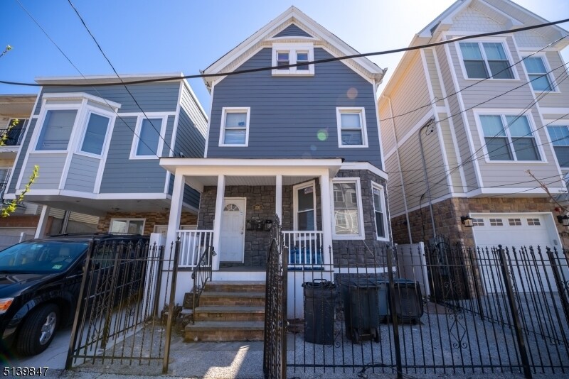 Primary Photo - 226 Fairmount Ave