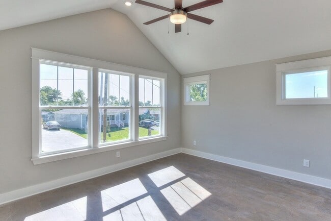 Building Photo - 3516 Albee Dr