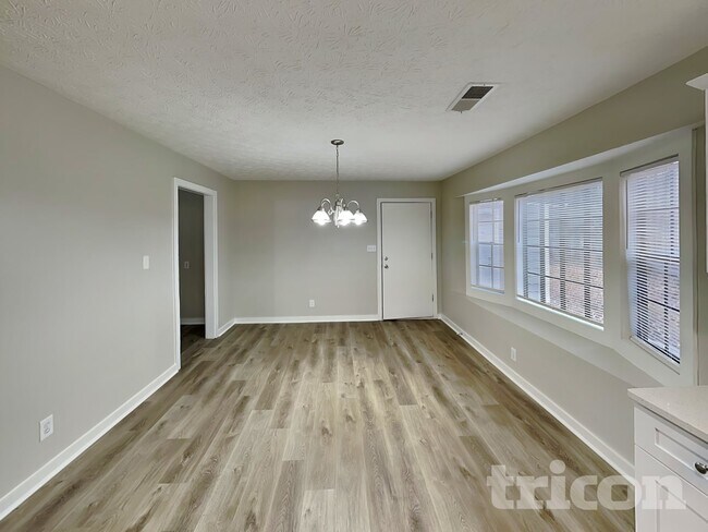 Building Photo - 285 Fireside Way