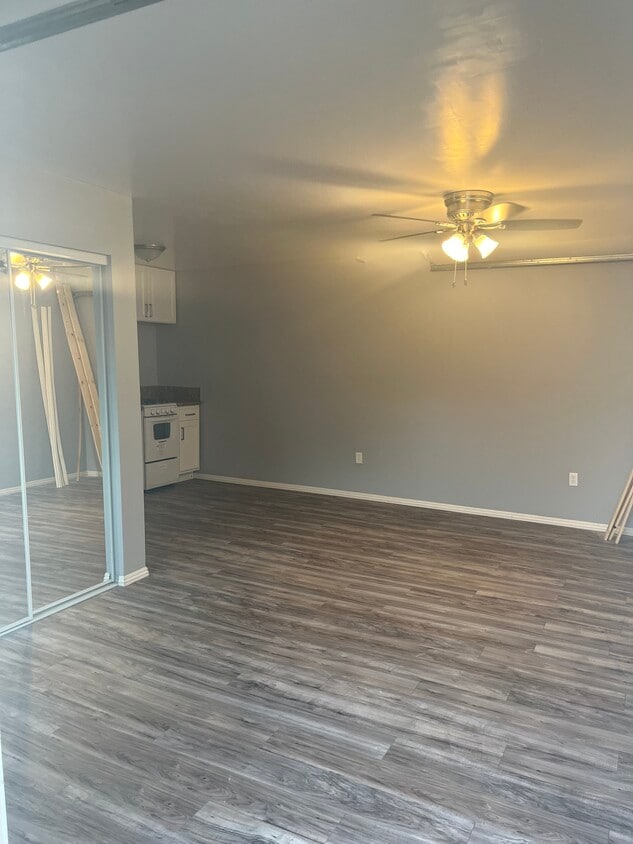 Foto principal - 5988 Greenfield Ave
