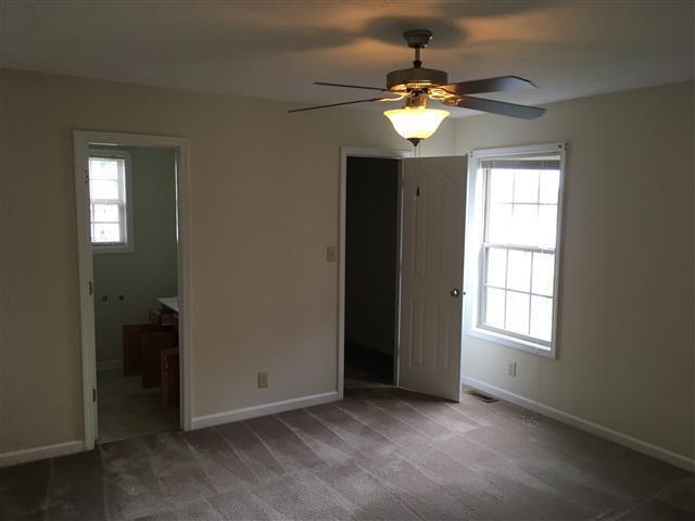 Building Photo - Cute Ranch Style Home with no breed restri...