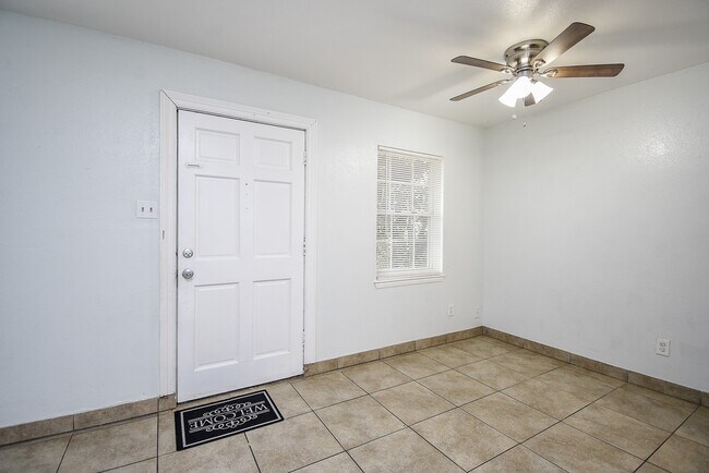 Foto del edificio - 5154 Markwood Ln