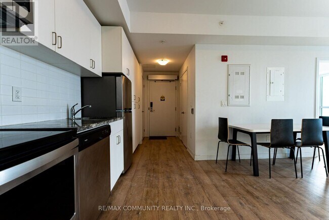 Photo du bâtiment - 1800 Simcoe St N