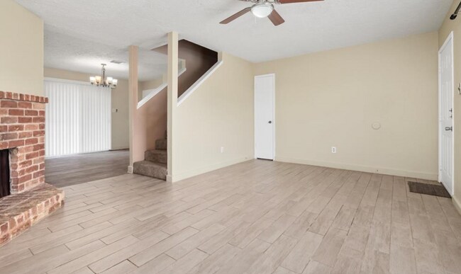 Foto del edificio - 10038 Spring Place Dr