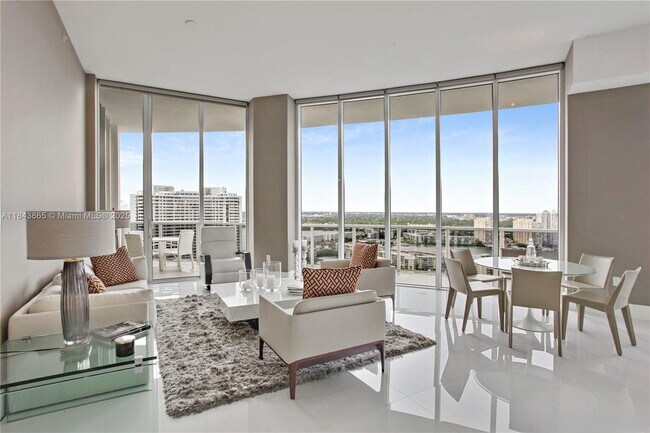 Foto del edificio - 4100 Island Blvd