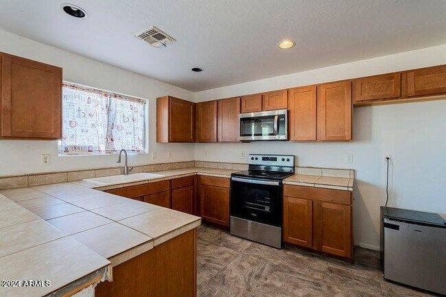 Building Photo - 1606 Navajo Ln