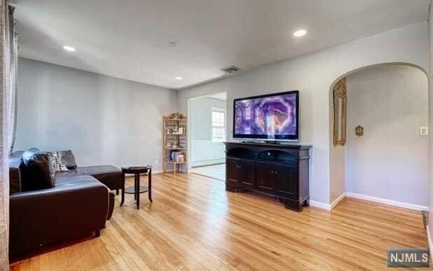 Building Photo - 12-28-28 Fairclough Pl