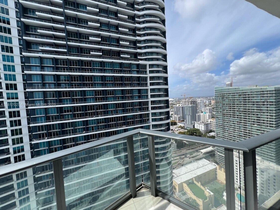 Foto principal - 1300 S Miami Ave
