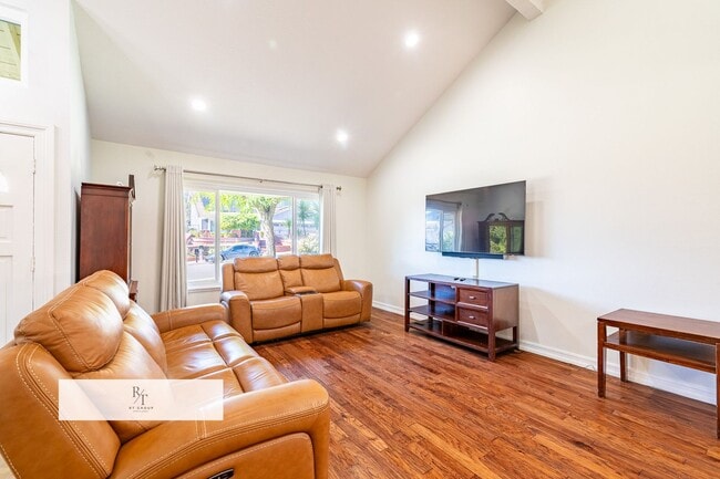 Building Photo - 4 Bedrooms | 3 Bathrooms – Diamond Bar