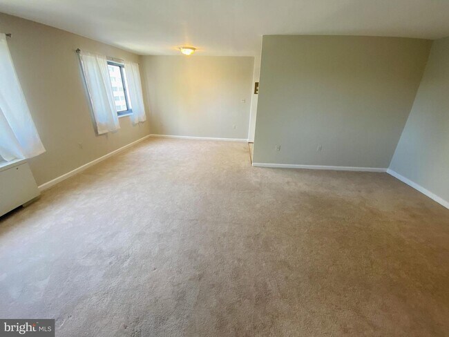 Foto del edificio - 1200 S Arlington Ridge Rd