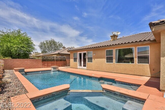 Building Photo - 7017 W Mirkwood Ave