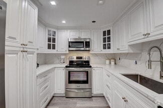 Building Photo - 2701 N Ocean Blvd