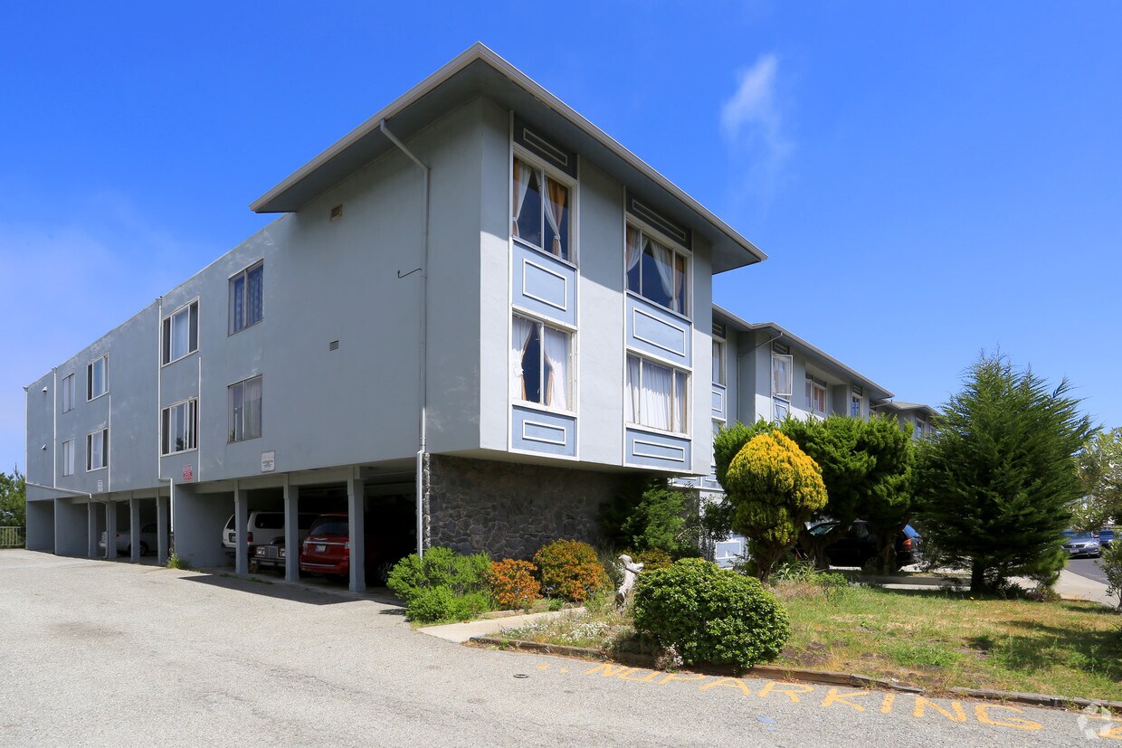 Building Photo - 578 Clarinada Ave
