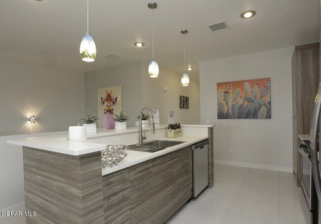 Foto del edificio - 5545 Buckley Dr