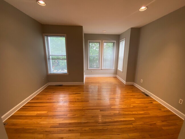 Bed 1 - 411 I St NE